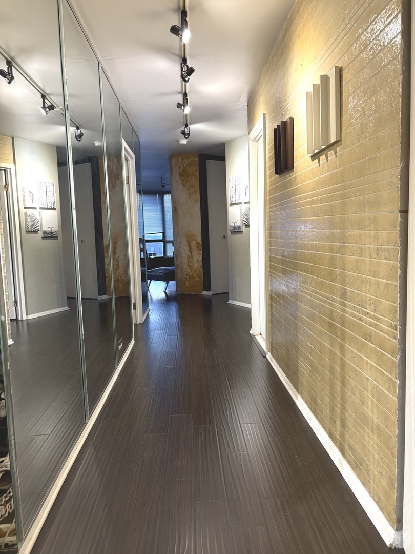 5415 N Sheridan Road 1111