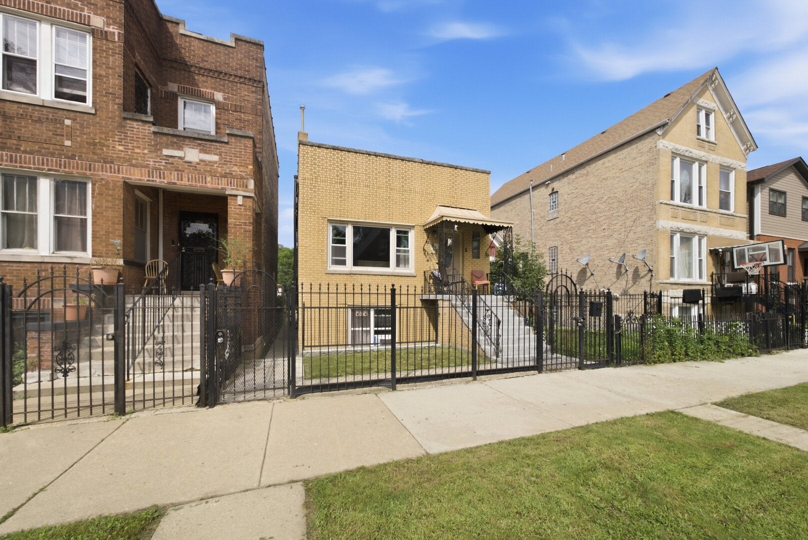 906 N Monticello Avenue