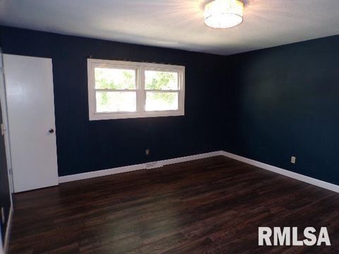 Tiny photo for 624 S 4TH Street, Eldridge, IA 52748 (MLS # QC4265461)