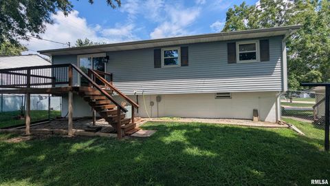 Tiny photo for 624 S 4TH Street, Eldridge, IA 52748 (MLS # QC4265461)