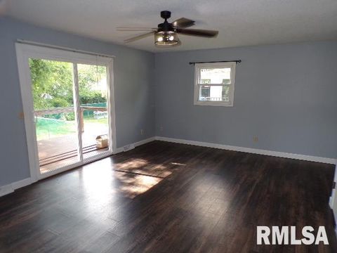 Tiny photo for 624 S 4TH Street, Eldridge, IA 52748 (MLS # QC4265461)