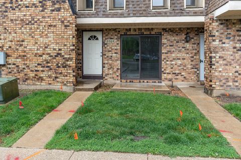 2064 Country Club Drive Woodridge IL 60517