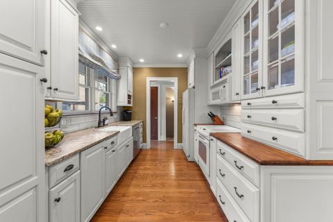 Tiny photo for 388 Hill Avenue, Glen Ellyn, IL 60137 (MLS # 12484289)