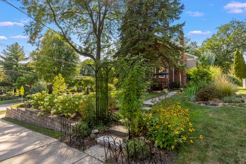 Tiny photo for 388 Hill Avenue, Glen Ellyn, IL 60137 (MLS # 12484289)