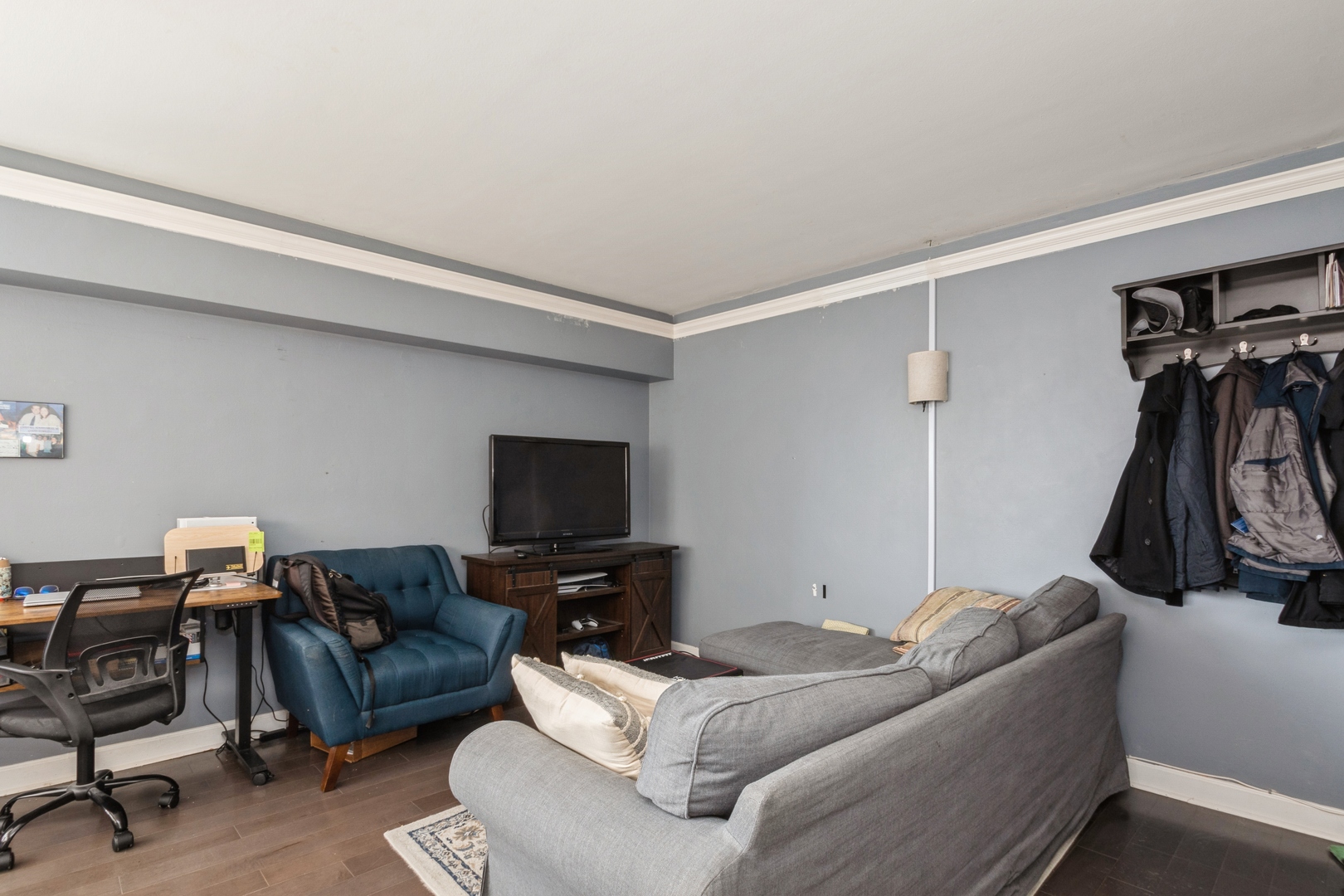 4960 N MARINE Drive 512