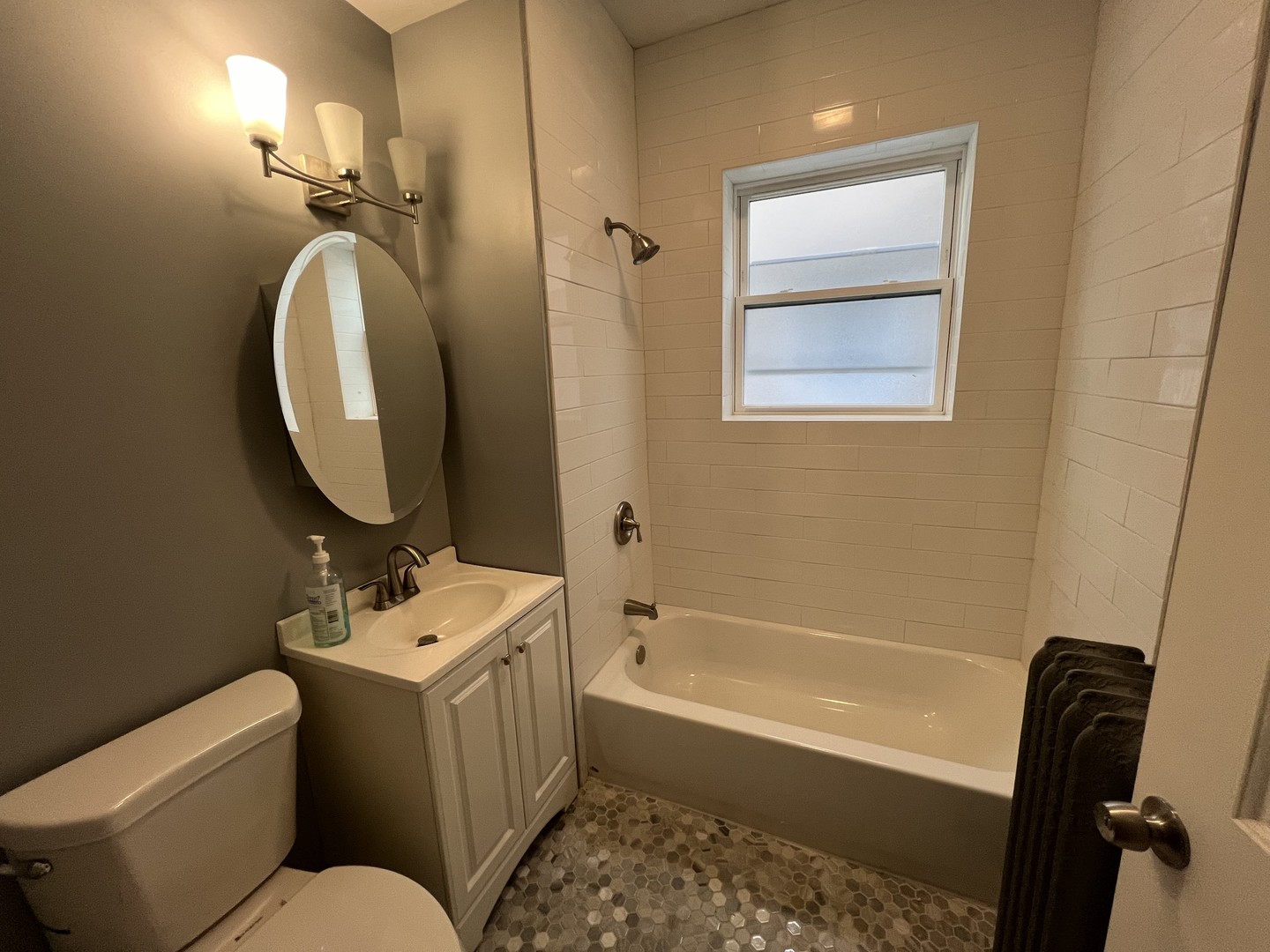 Chicago, Illinois 60644, United States, 2 Bedrooms Bedrooms, ,1 BathroomBathrooms,Residential,Active,134186