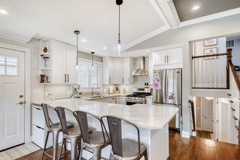 Tiny photo for 7065 N Hamlin Avenue, Lincolnwood, IL 60712 (MLS # 12589386)