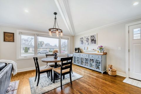 Tiny photo for 7065 N Hamlin Avenue, Lincolnwood, IL 60712 (MLS # 12589386)