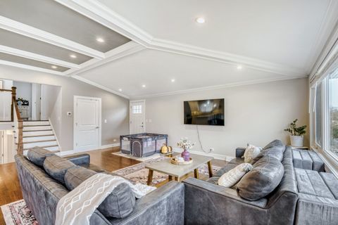 Tiny photo for 7065 N Hamlin Avenue, Lincolnwood, IL 60712 (MLS # 12589386)