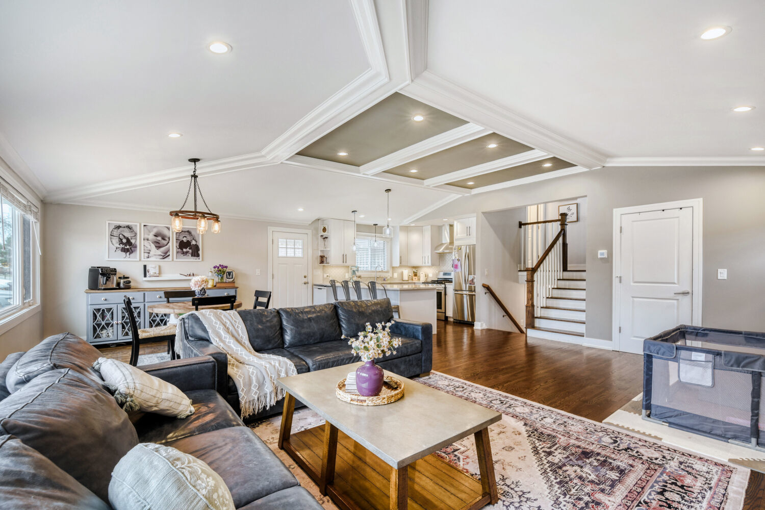 7065 N Hamlin Avenue