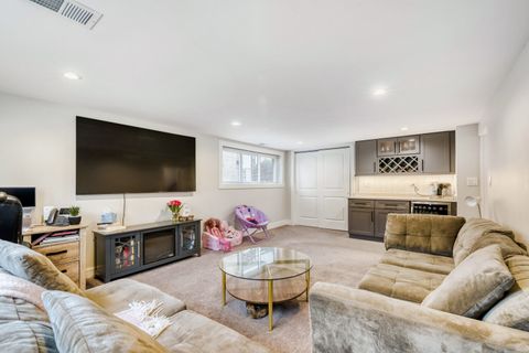 Tiny photo for 7065 N Hamlin Avenue, Lincolnwood, IL 60712 (MLS # 12589386)