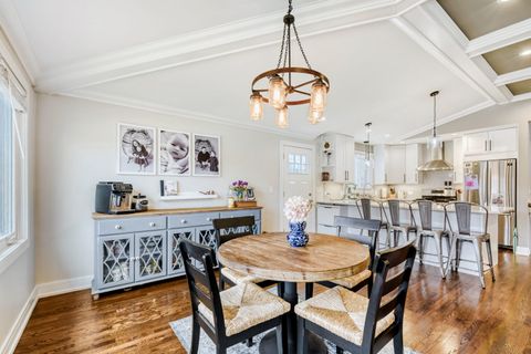 Tiny photo for 7065 N Hamlin Avenue, Lincolnwood, IL 60712 (MLS # 12589386)