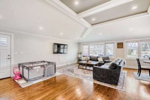 Tiny photo for 7065 N Hamlin Avenue, Lincolnwood, IL 60712 (MLS # 12589386)