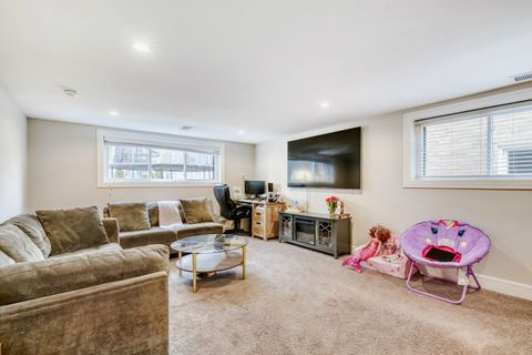 Tiny photo for 7065 N Hamlin Avenue, Lincolnwood, IL 60712 (MLS # 12589386)