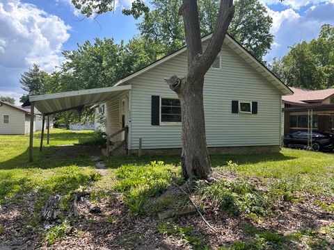 Tiny photo for 204 S 10th Street, Herrin, IL 62948 (MLS # 12636627)