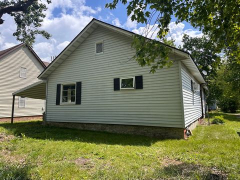 Tiny photo for 204 S 10th Street, Herrin, IL 62948 (MLS # 12636627)