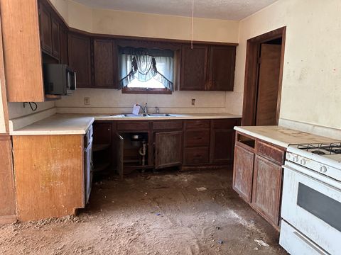 Tiny photo for 204 S 10th Street, Herrin, IL 62948 (MLS # 12636627)