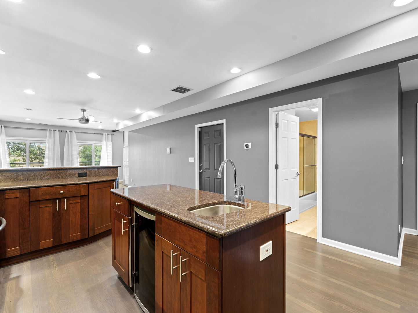 1523 N Ashland Avenue 3