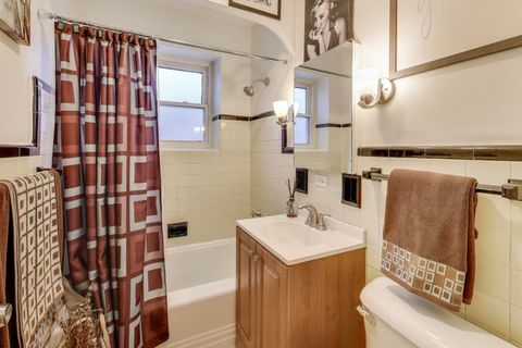 Tiny photo for 2641 W Fitch Avenue #2, Chicago, IL 60645 (MLS # 12528695)