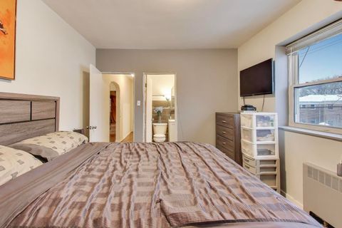 Tiny photo for 2641 W Fitch Avenue #2, Chicago, IL 60645 (MLS # 12528695)