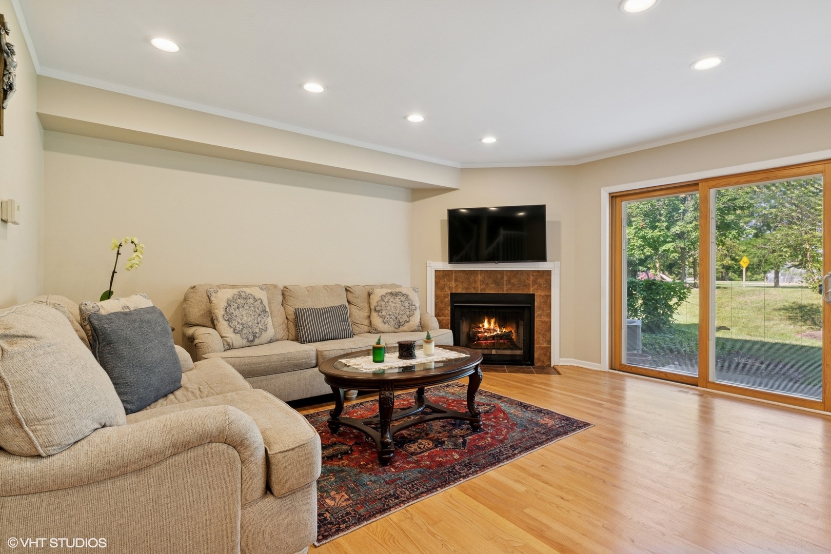 1222 WELLINGTON Court 1222