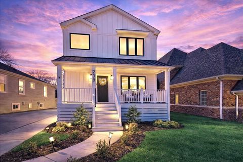 Photo of 238 N Geneva Avenue, Elmhurst, IL 60126 (MLS # 12582028)