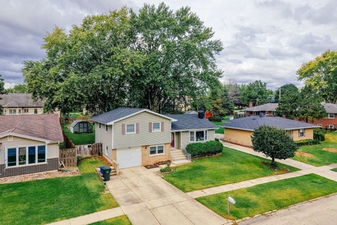 Tiny photo for 126 Bunkerhill Avenue, South Elgin, IL 60177 (MLS # 12764524)