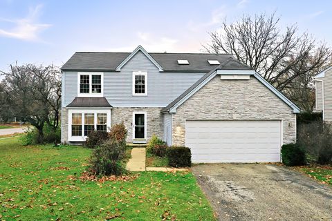 Photo of 1670 Yosemite Parkway, Algonquin, IL 60102 (MLS # 12519262)