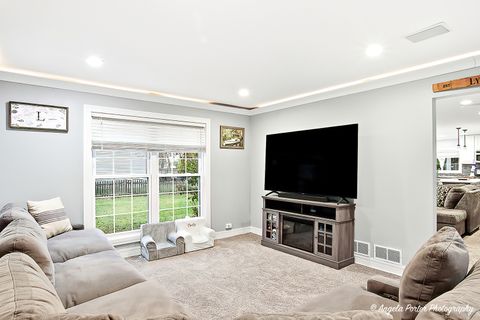 Tiny photo for 1670 Yosemite Parkway, Algonquin, IL 60102 (MLS # 12519262)