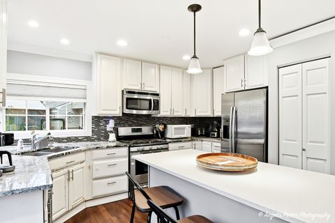 Tiny photo for 1670 Yosemite Parkway, Algonquin, IL 60102 (MLS # 12519262)