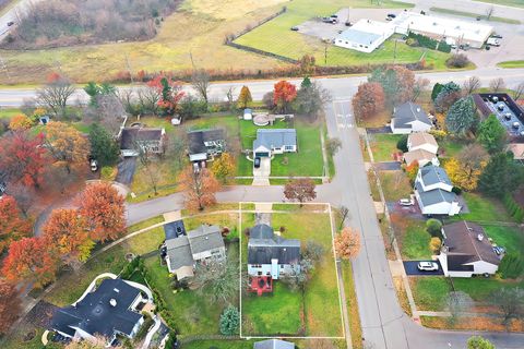 Tiny photo for 1670 Yosemite Parkway, Algonquin, IL 60102 (MLS # 12519262)