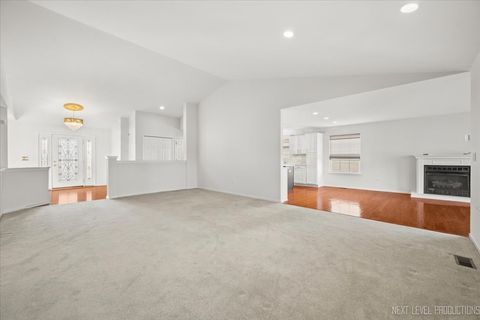 Tiny photo for 608 Clearwater Court, Oswego, IL 60543 (MLS # 12474391)