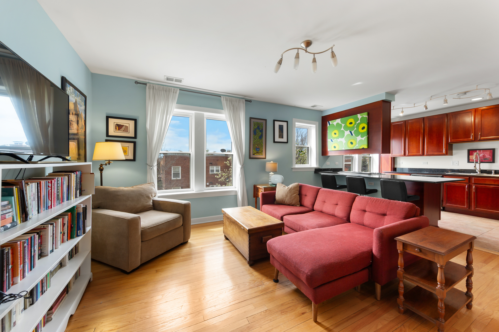 9100 Lamon Avenue 2S