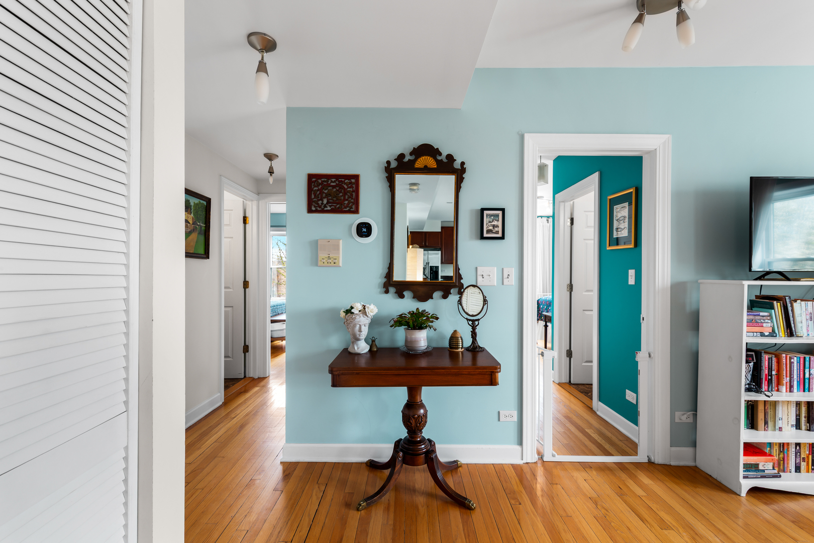 9100 Lamon Avenue 2S