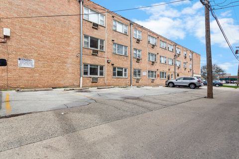 Tiny photo for 9100 Lamon Avenue #2S, Skokie, IL 60077 (MLS # 12627982)