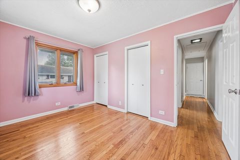 Tiny photo for 118 S Beverly Street, Wheaton, IL 60187 (MLS # 12640763)