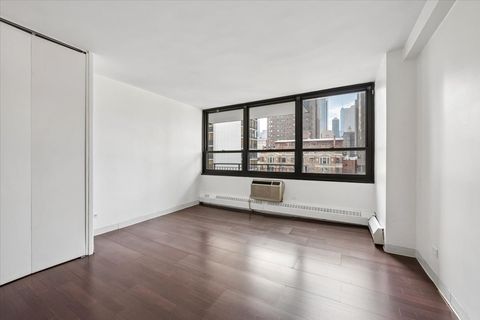 Tiny photo for 33 E Cedar Street #7D, Chicago, IL 60611 (MLS # 12605211)