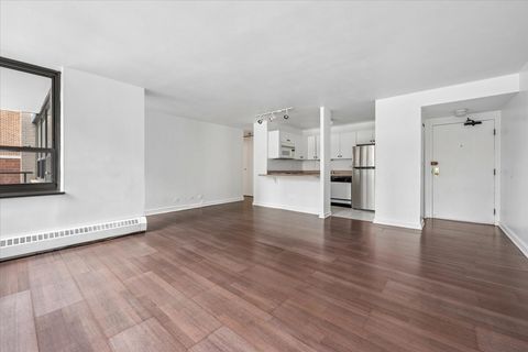 Tiny photo for 33 E Cedar Street #7D, Chicago, IL 60611 (MLS # 12605211)