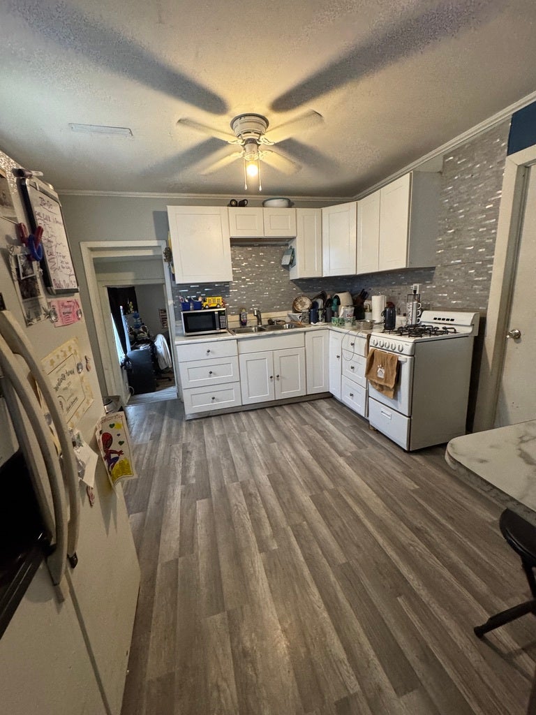 3042 Horton Street