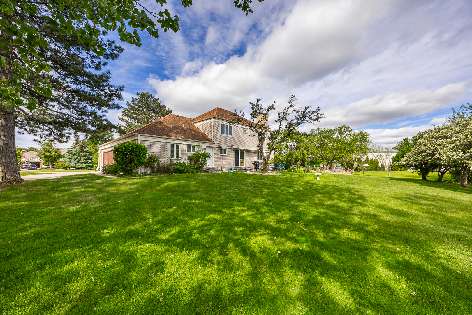 306 Woodview Court
