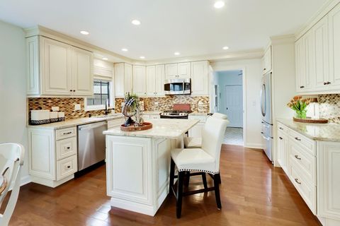 Tiny photo for 860 S Carriageway Lane, Palatine, IL 60067 (MLS # 12592963)