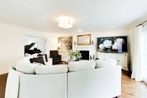 Tiny photo for 860 S Carriageway Lane, Palatine, IL 60067 (MLS # 12592963)