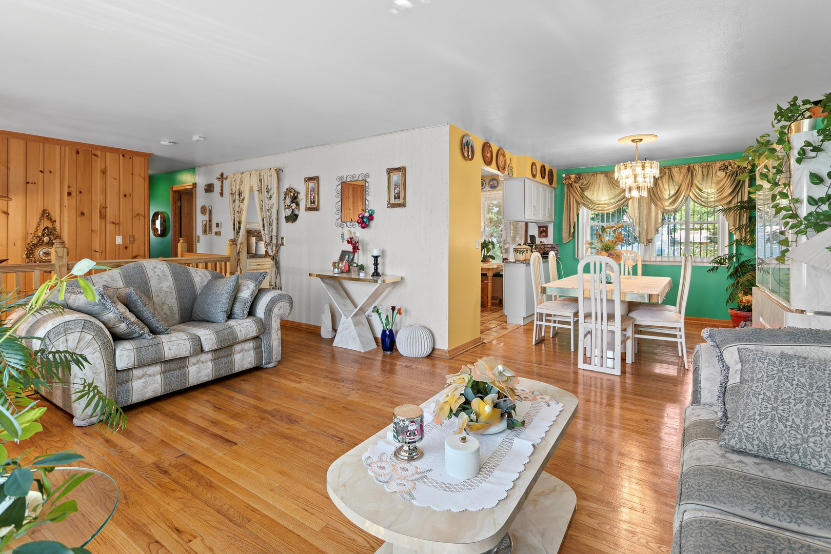 1418 S Hickory Drive