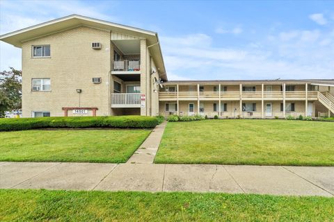Photo of 14501 Keystone Avenue #8, Midlothian, IL 60445 (MLS # 12522826)