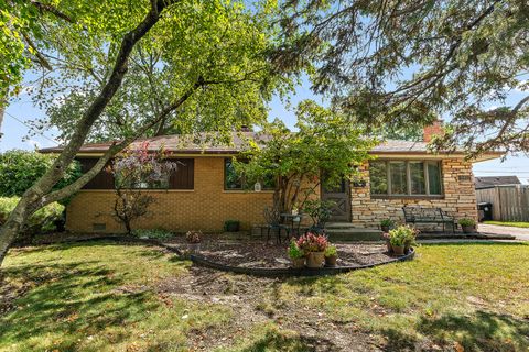 Tiny photo for 6821 Saratoga Drive, Bridgeview, IL 60455 (MLS # 12481663)