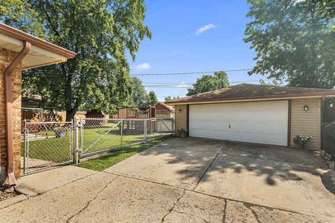 Tiny photo for 6821 Saratoga Drive, Bridgeview, IL 60455 (MLS # 12481663)