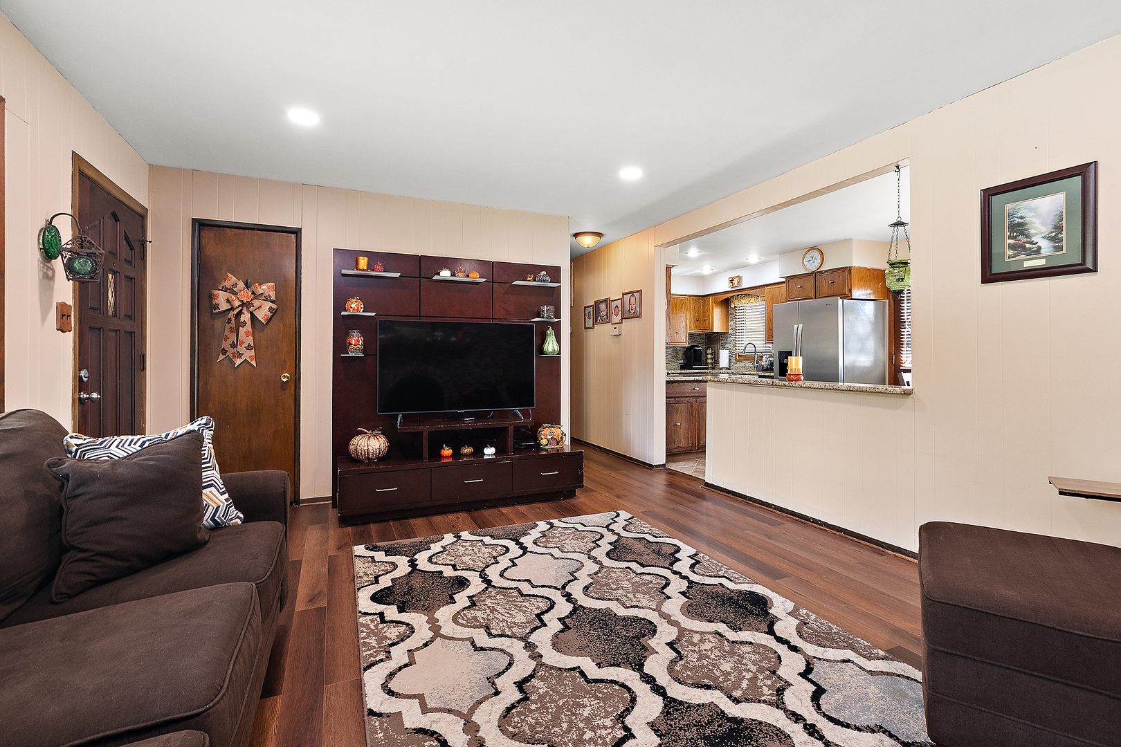 6821 Saratoga Drive
