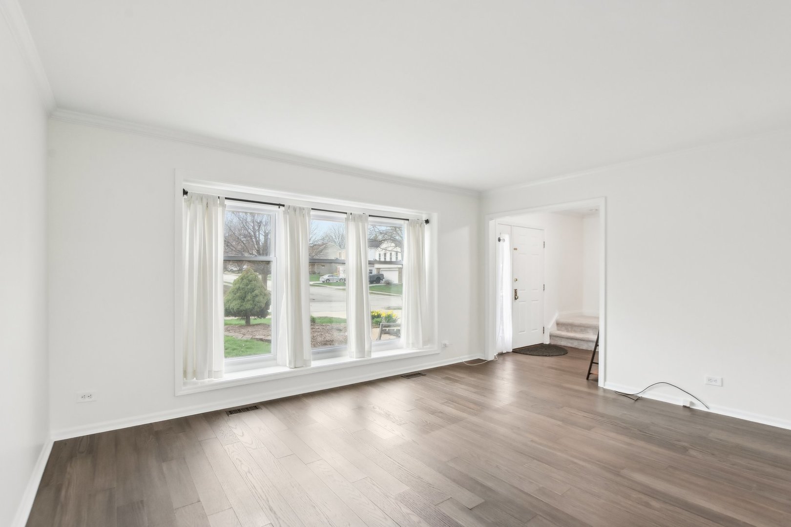 27W140 Churchill Road