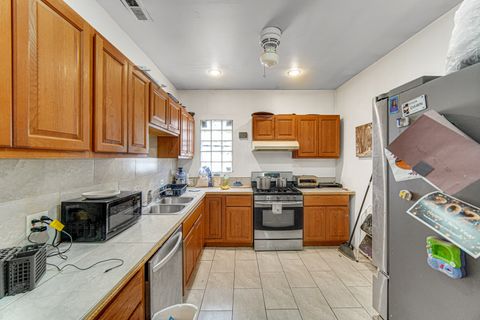 Tiny photo for 11239 S Longwood Drive, Chicago, IL 60643 (MLS # 12585763)