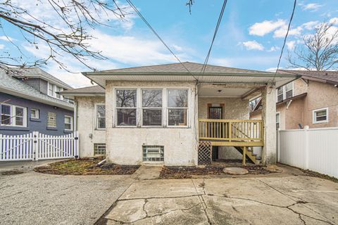 Tiny photo for 11239 S Longwood Drive, Chicago, IL 60643 (MLS # 12585763)